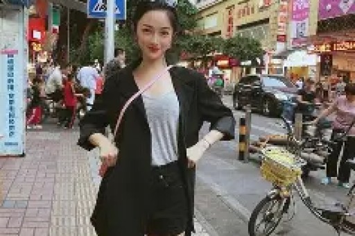 新晋小花要拆很新的房子被黑料骂上热搜是因为爱太多？
