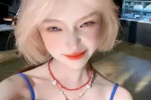 女星超大牌排场惹热议与男助理亲密举动引全网吵翻