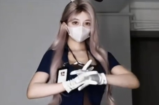 恩爱32年不敌现实朱媛媛辞世一年后悲痛隐退的辛柏青如今怎样